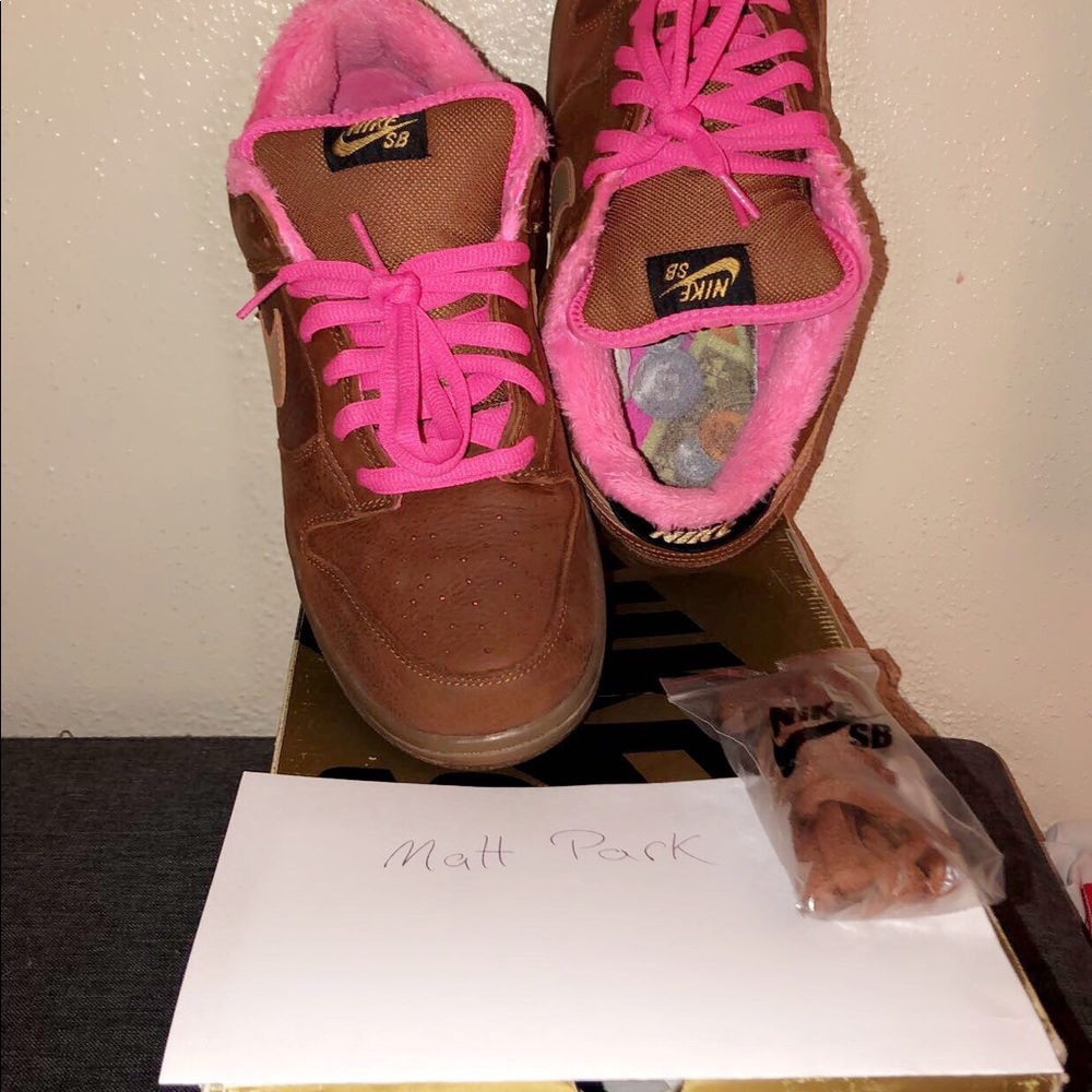 SOLD‼️‼️‼️Nike Sb dunk low premium Gibson guitar